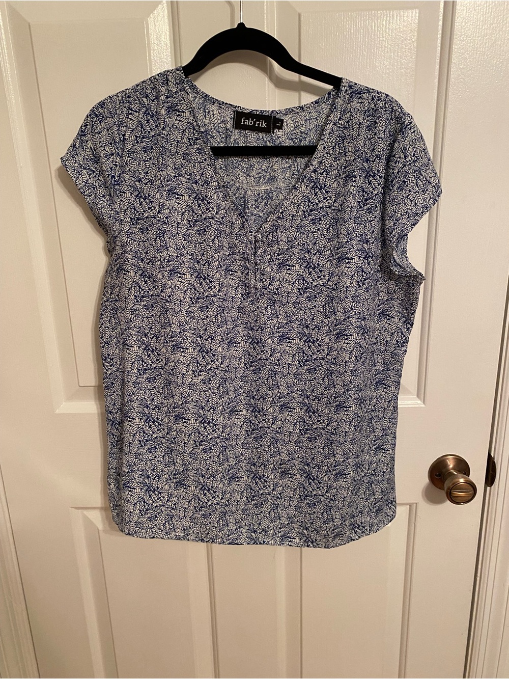 fab'rik White and Blue Printed Cap-Sleeve V-Neck Blouse